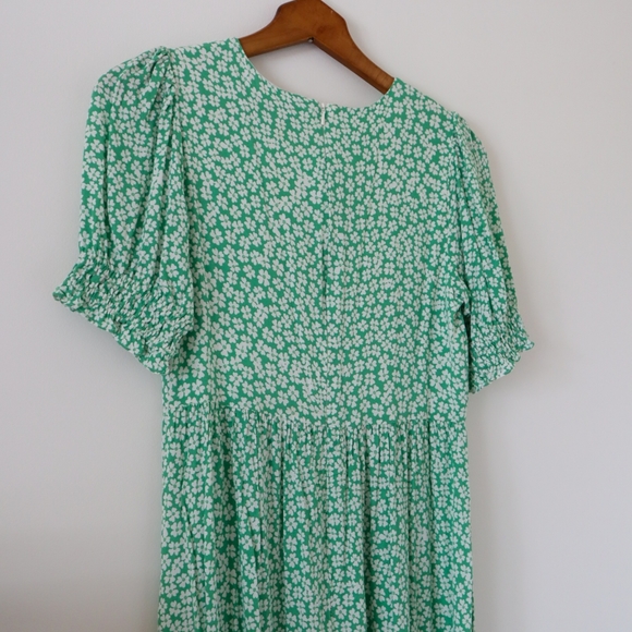 Forever New Green Floral Maxi Dress - Picture 6 of 6